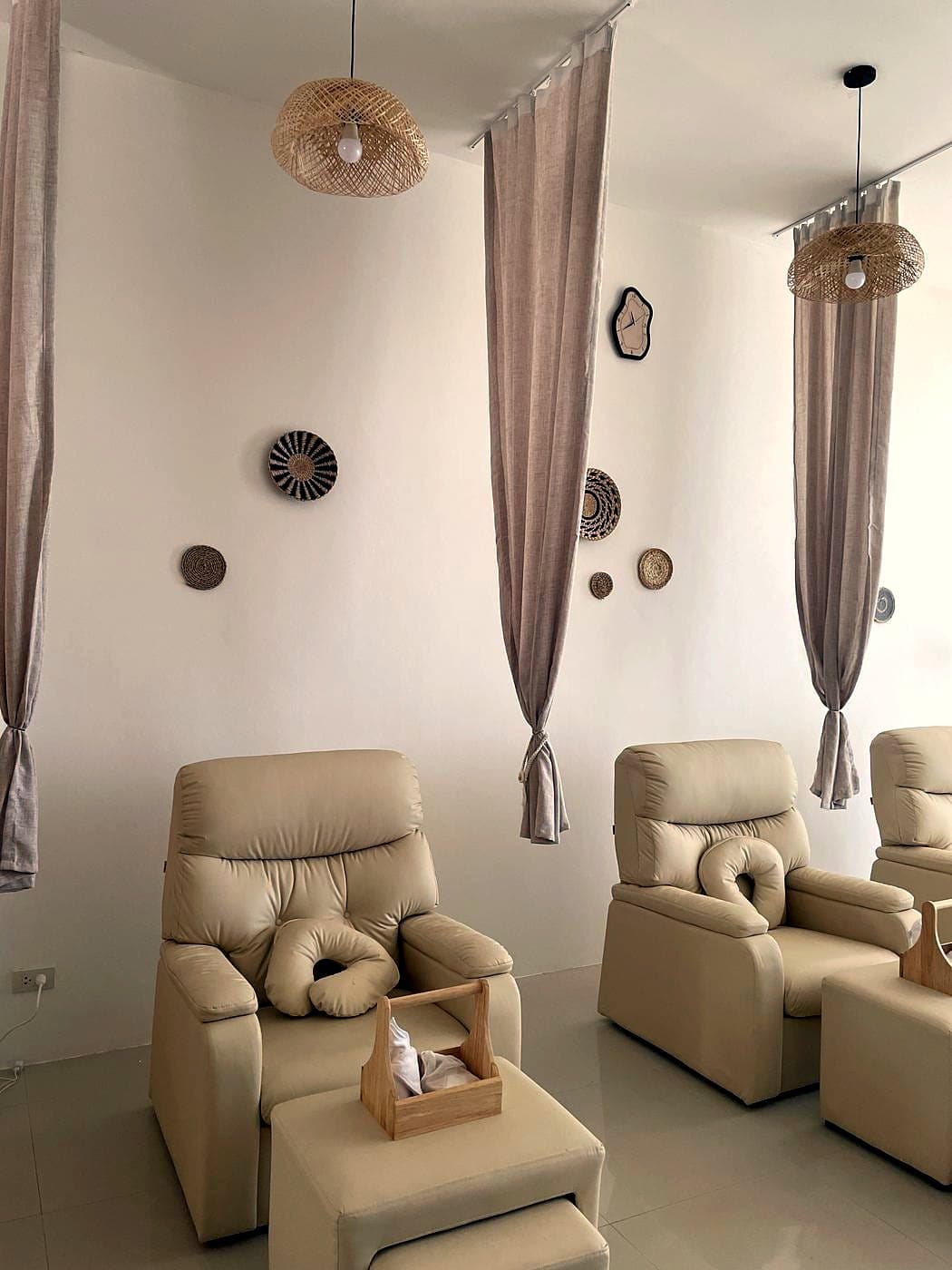 Foot massage recliners